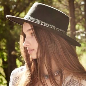 NWT EARTHBOUND Black Flat Top Hat w/ Aztec Band